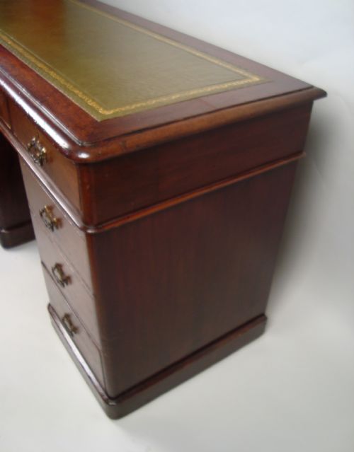 ANTIQUE VICTORIAN PEDESTAL DESK C1890 - ADDITIONAL PHOTO 4