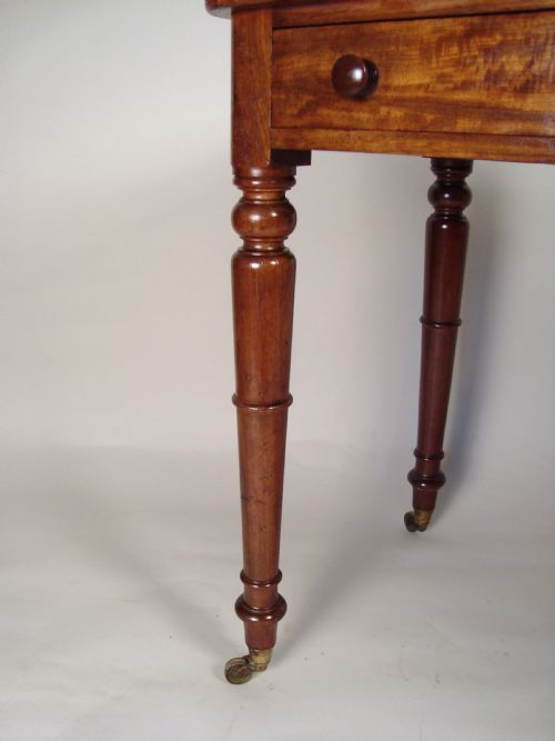A HANDSOME VICTORIAN WRITING DESK - ADDITIONAL PHOTO 4