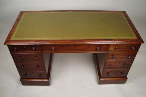 A LARGE HANDSOME VICTORIAN DESK - ADDITIONAL PHOTO 1