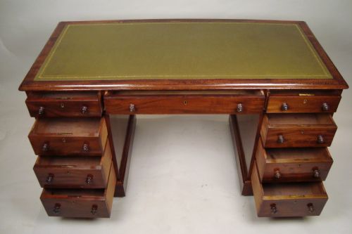 A LARGE HANDSOME VICTORIAN DESK - ADDITIONAL PHOTO 4