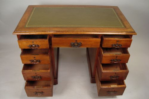 AN ORIGINAL VICTORIAN MAHOGANY TWIN PEDESTAL DESK - ADDITIONAL PHOTO 5