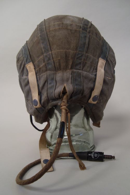 A VINTAGE AIRMANS MASK - ADDITIONAL PHOTO 3