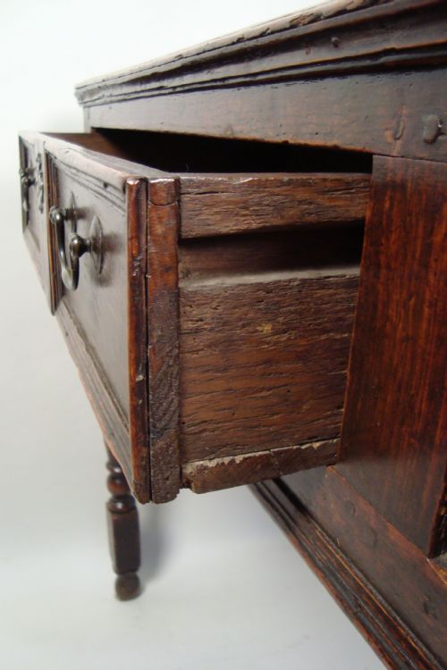 ANTIQUE 18THC OAK DRESSER - ADDITIONAL PHOTO 4