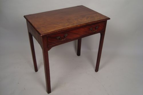 a georgian mahogany writing desk - CATEGORY: ANTIQUE TABLES - DATED 1750