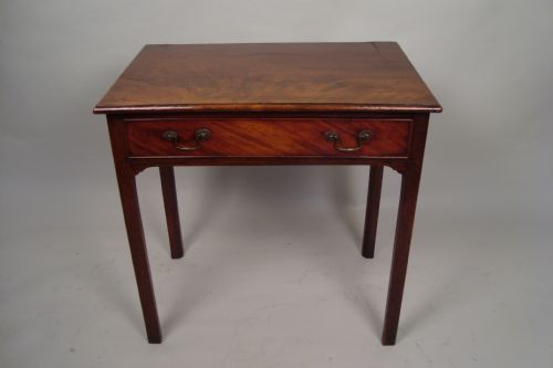 A GEORGIAN MAHOGANY WRITING DESK - ADDITIONAL PHOTO 1