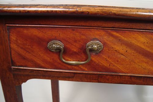A GEORGIAN MAHOGANY WRITING DESK - ADDITIONAL PHOTO 2