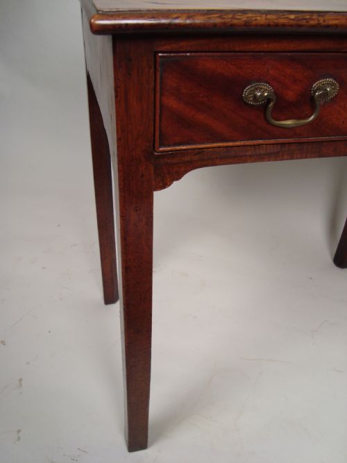 A GEORGIAN MAHOGANY WRITING DESK - ADDITIONAL PHOTO 3