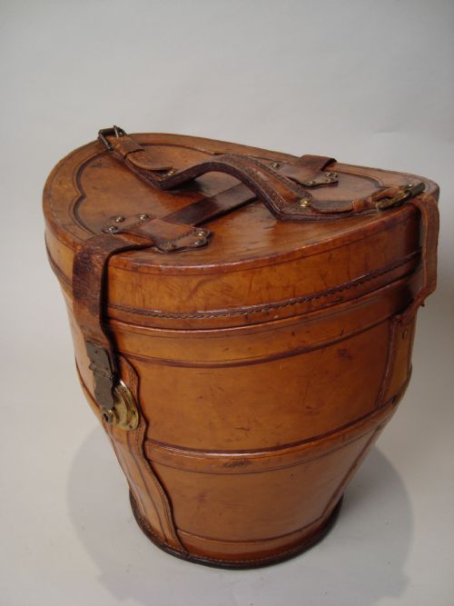 LATE 19TH CENTURY LEATHER BOX WITH TOP HAT - ADDITIONAL PHOTO 5