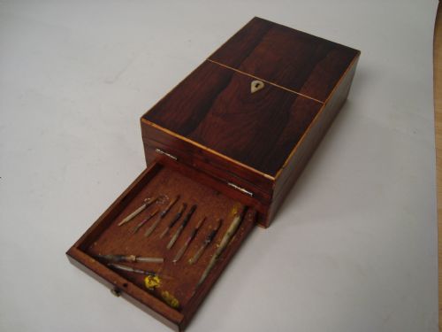 A VICTORIAN ROSEWOOD ART BOX - ADDITIONAL PHOTO 3