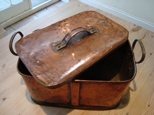 A DECORATIVE VICTORIAN COPPER PAN - ADDITIONAL PHOTO 2