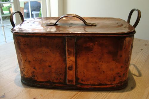 A DECORATIVE VICTORIAN COPPER PAN - ADDITIONAL PHOTO 4