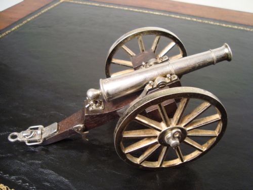 A PAIR OF VICTORIAN DECORATIVE CANNONS - ADDITIONAL PHOTO 2