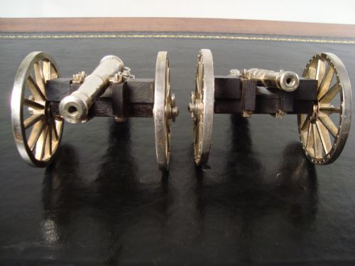 A PAIR OF VICTORIAN DECORATIVE CANNONS - ADDITIONAL PHOTO 3
