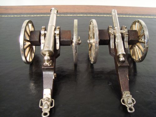A PAIR OF VICTORIAN DECORATIVE CANNONS - ADDITIONAL PHOTO 6