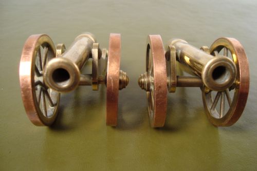 A DECORATIVE PAIR OF CANNONS - ADDITIONAL PHOTO 1