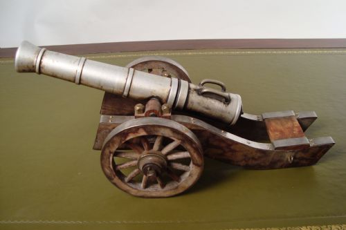 A VERY DECORATIVE CANNON - ADDITIONAL PHOTO 3