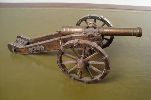decorative french cannon - CATEGORY: ANTIQUE MISCELLANEOUS - DATED 1920