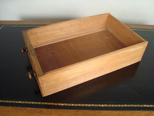 A SUPERIOR QUALITY VICTORIAN OAK DESK - ADDITIONAL PHOTO 9
