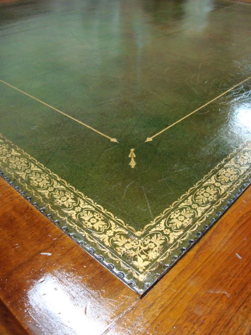 A VERY IMPRESSIVE EDWARDIAN WALNUT PARTNERS DESK - ADDITIONAL PHOTO 1