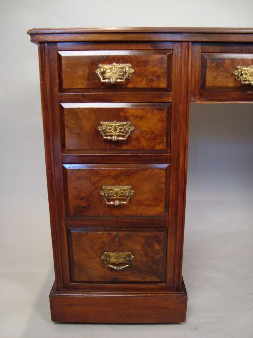 A VERY ATTRACTIVE BURR WALNUT PEDESTAL DESK - ADDITIONAL PHOTO 2