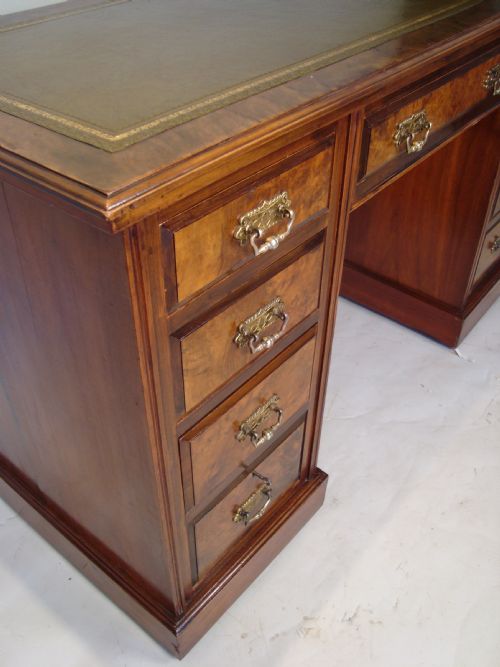 A VERY ATTRACTIVE BURR WALNUT PEDESTAL DESK - ADDITIONAL PHOTO 7