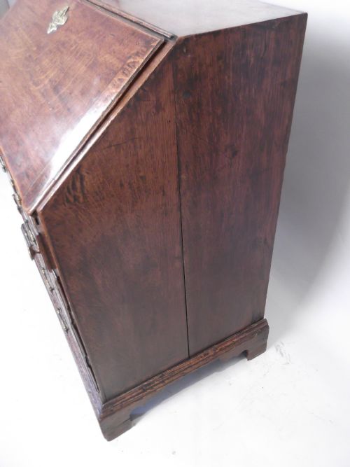 AN 18TH CENT OAK BUREAU - ADDITIONAL PHOTO 7