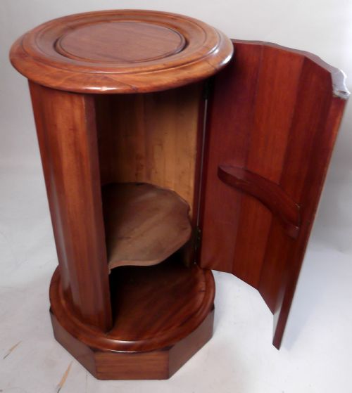 A VICTORIAN CYLINDRICAL BEDSIDE CUPBOARD - ADDITIONAL PHOTO 2