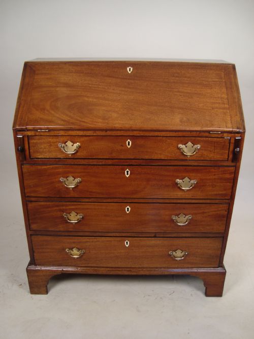 a superior george ii mahogany bureau - CATEGORY: ANTIQUE BUREAU - DATED GEORGIAN