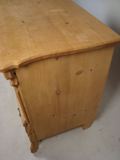 A DELIGHTFUL FRENCH CHEST OF DRAWERSCOMMODE CIRCA 1850 - ADDITIONAL PHOTO 3