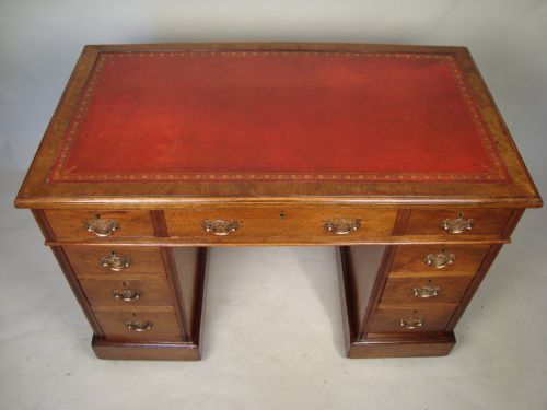 A GORGEOUS VICTORIAN PEDESTAL DESK EXCELLENT CONDITION - ADDITIONAL PHOTO 2