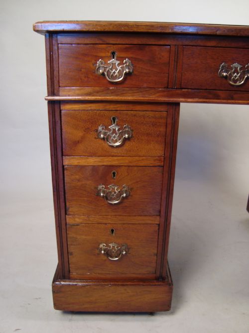 A GORGEOUS VICTORIAN PEDESTAL DESK EXCELLENT CONDITION - ADDITIONAL PHOTO 7