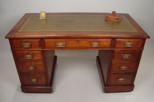 an attractive edwardian walnut pedestal desk - CATEGORY: ANTIQUE DESKS - DATED EDWARDIAN