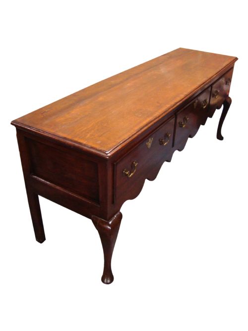 A DELIGHTFUL 18THC OAK DRESSER - ADDITIONAL PHOTO 4