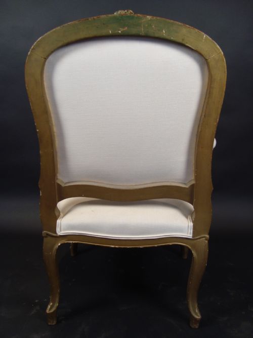 AN ELEGANT 19TH CENTURY FRENCH BERGERE ARMCHAIR - ADDITIONAL PHOTO 4