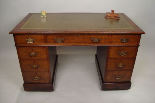 a delightful edwardian pedestal desk - CATEGORY: ANTIQUE DESKS - DATED EDWARDIAN