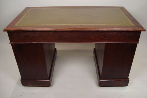 A DELIGHTFUL EDWARDIAN PEDESTAL DESK - ADDITIONAL PHOTO 7