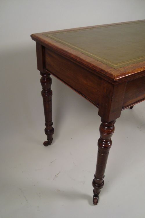AN EDWARDIAN OAK WRITING DESKTABLE - ADDITIONAL PHOTO 4