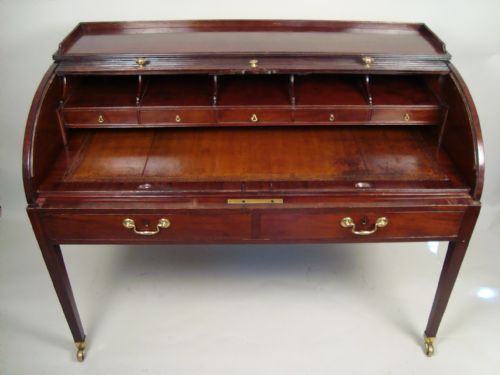 AN EXTREMELY HANDSOME ROLL TOP DESK 18TH CENTURY - ADDITIONAL PHOTO 1