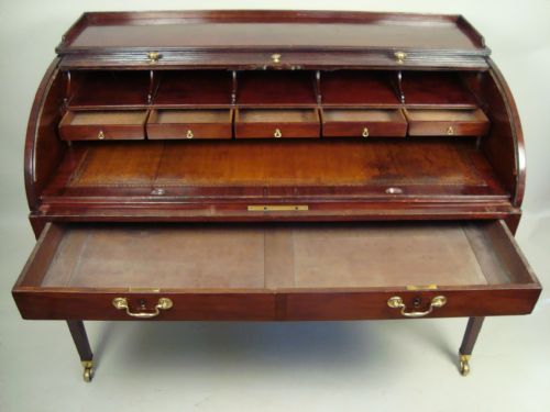 AN EXTREMELY HANDSOME ROLL TOP DESK 18TH CENTURY - ADDITIONAL PHOTO 2