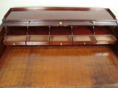 AN EXTREMELY HANDSOME ROLL TOP DESK 18TH CENTURY - ADDITIONAL PHOTO 4