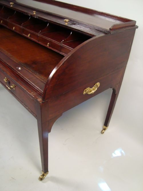 AN EXTREMELY HANDSOME ROLL TOP DESK 18TH CENTURY - ADDITIONAL PHOTO 5
