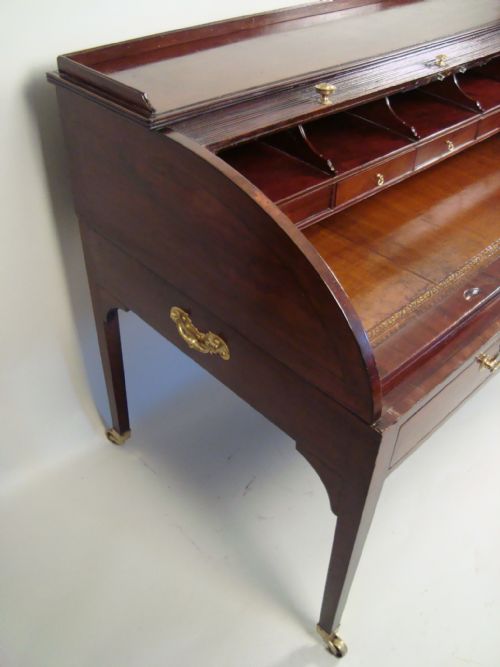 AN EXTREMELY HANDSOME ROLL TOP DESK 18TH CENTURY - ADDITIONAL PHOTO 6