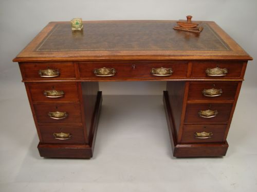 an attractive edwardian walnut pedestal desk - CATEGORY: ANTIQUE DESKS - DATED EDWARDIAN