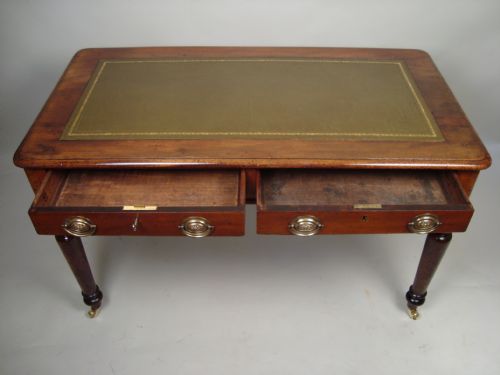 A FINE EARLY VICTORIAN WRITING DESKTABLE - ADDITIONAL PHOTO 3