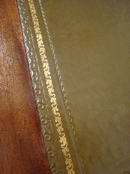 A FINE EARLY VICTORIAN WRITING DESKTABLE - ADDITIONAL PHOTO 7