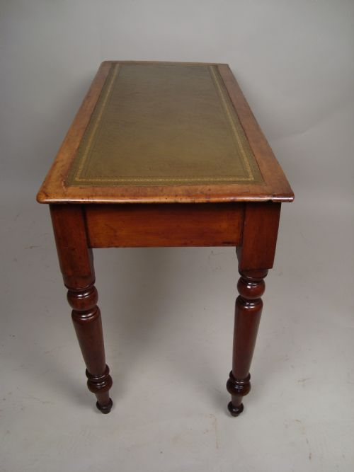 AN ATTRACTIVE VICTORIAN WRITING TABLE DESK - ADDITIONAL PHOTO 4