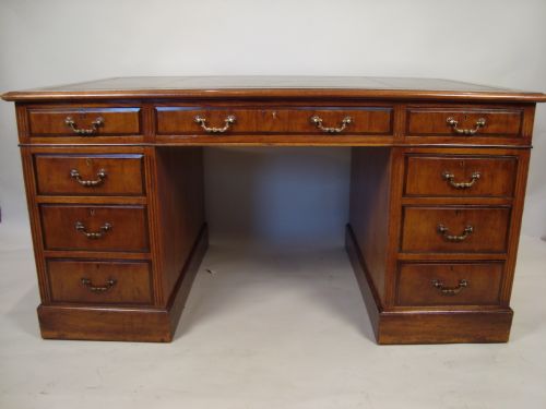 A HANDSOME LARGE EDWARDIAN WRITING DESK - ADDITIONAL PHOTO 1