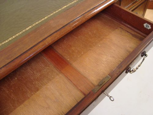 A HANDSOME LARGE EDWARDIAN WRITING DESK - ADDITIONAL PHOTO 8