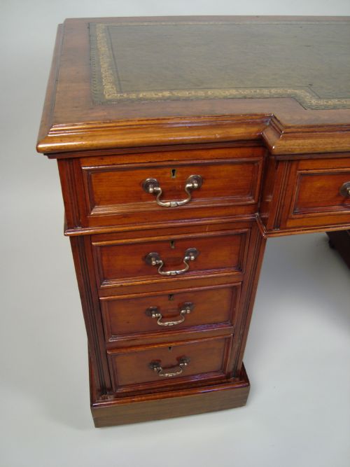 A SUPERIOR VICTORIAN BREAKFRONT PEDESTAL DESK - ADDITIONAL PHOTO 2