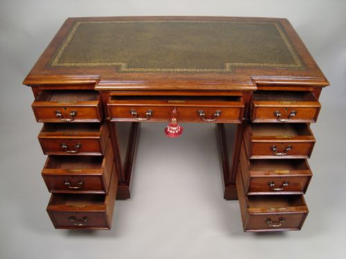 A SUPERIOR VICTORIAN BREAKFRONT PEDESTAL DESK - ADDITIONAL PHOTO 3